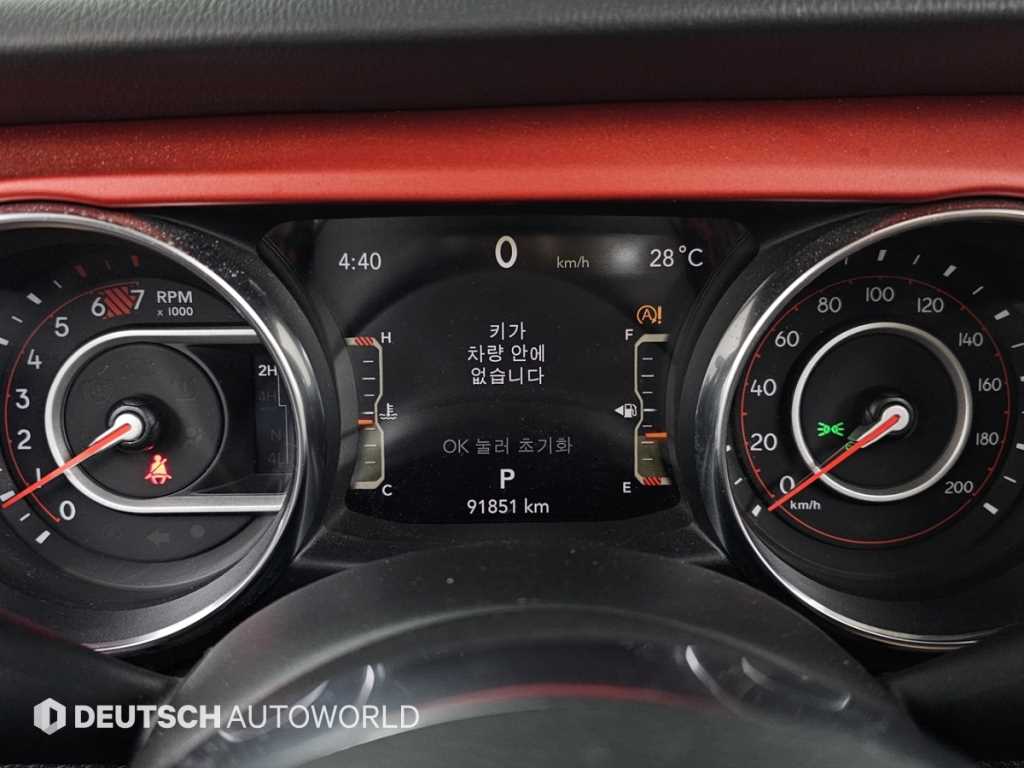 Jeep Wrangler — photo 08