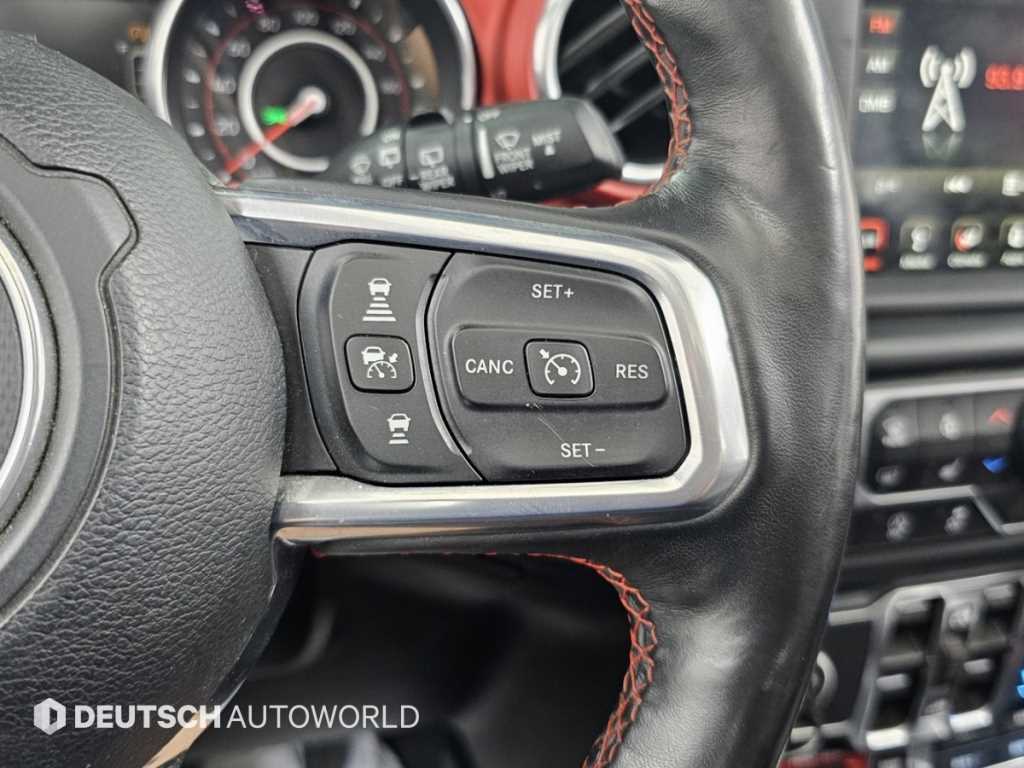 Jeep Wrangler — photo 16