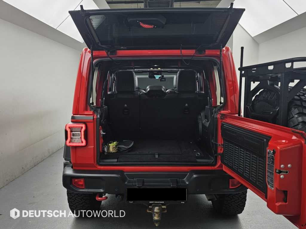 Jeep Wrangler — photo 19