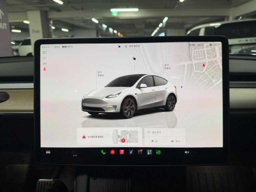 Tesla Model Y — photo 09