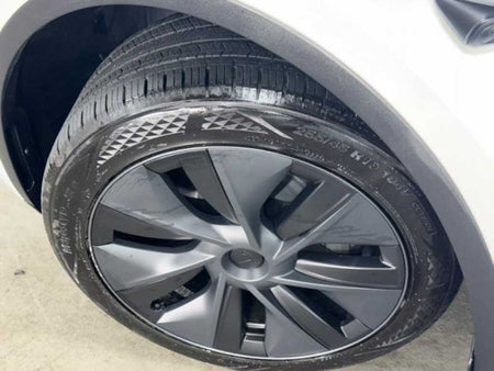 Tesla Model Y — photo 20