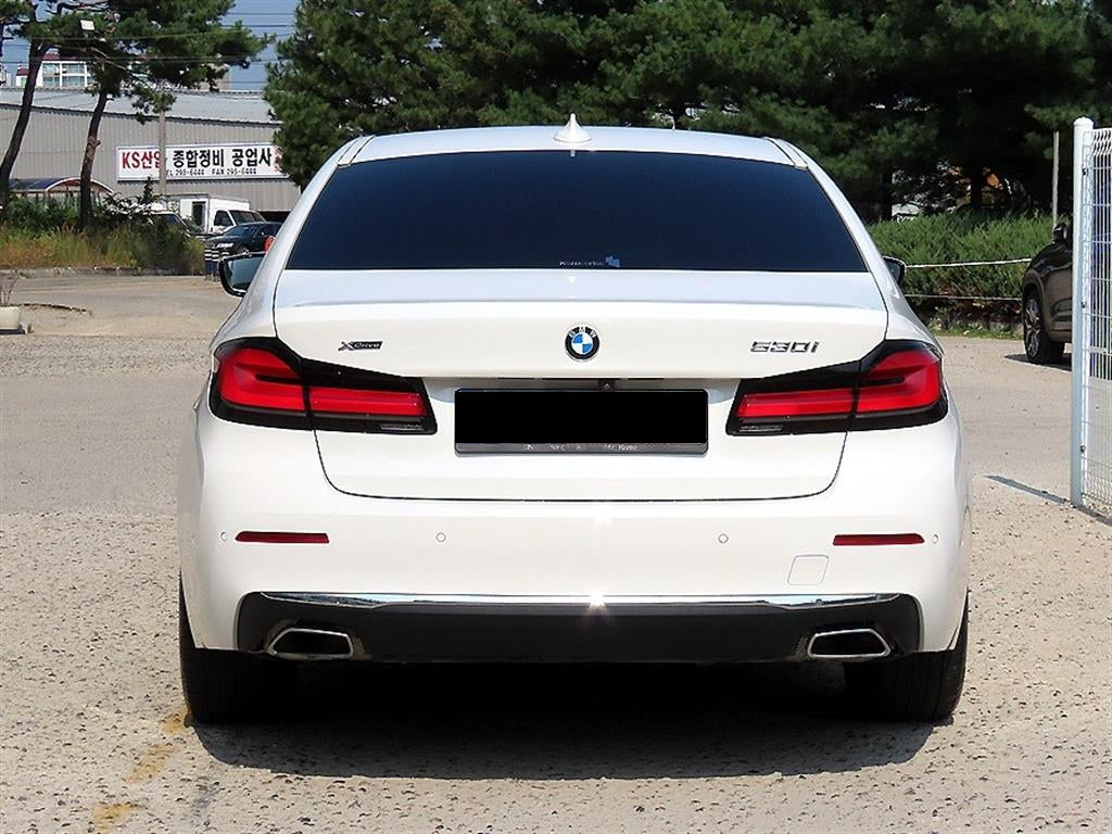 BMW 5-Series — photo 04