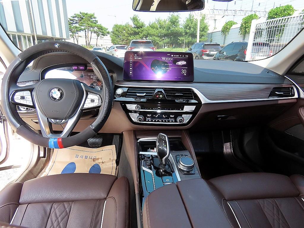 BMW 5-Series — photo 07