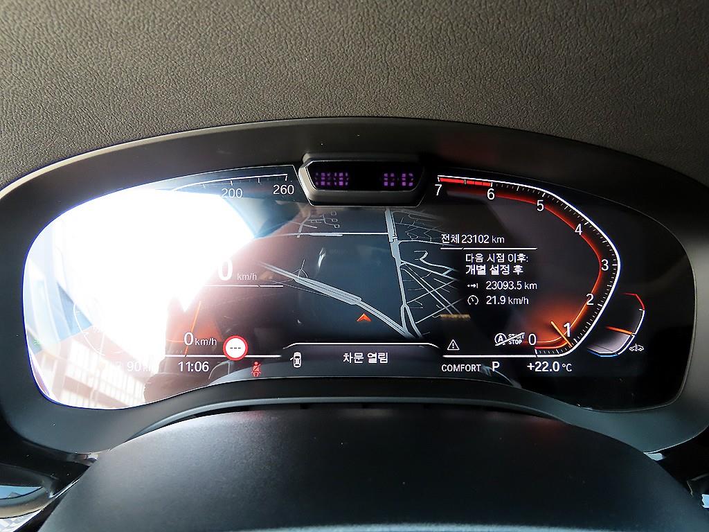 BMW 5-Series — photo 09