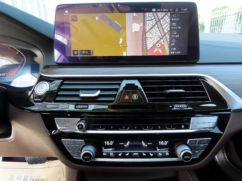 BMW 5-Series — photo 13