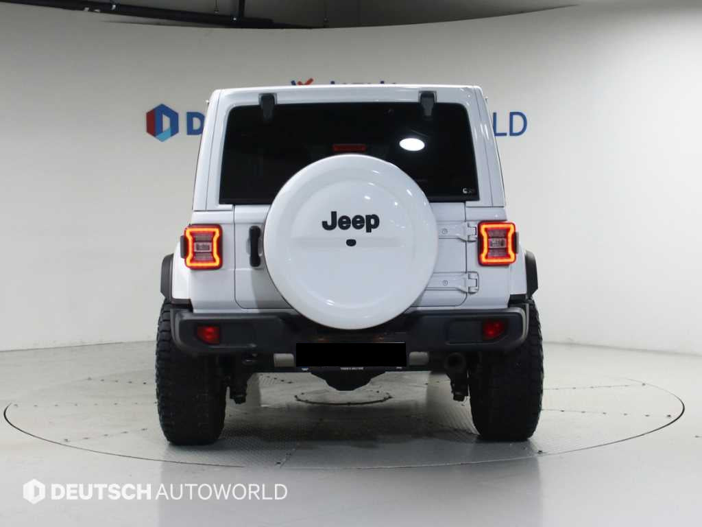 Jeep Wrangler — photo 04