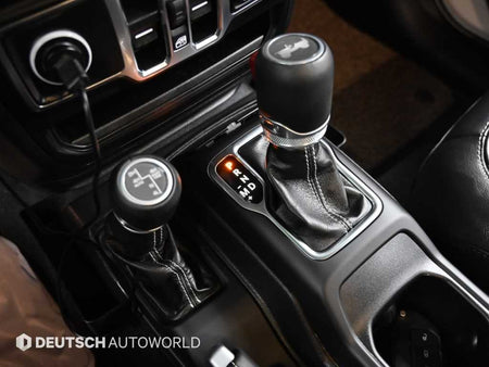 Jeep Wrangler — photo 09