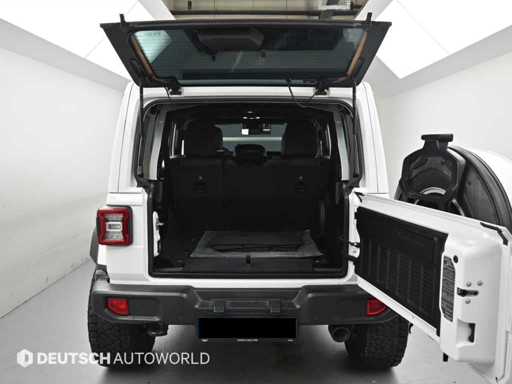 Jeep Wrangler — photo 19