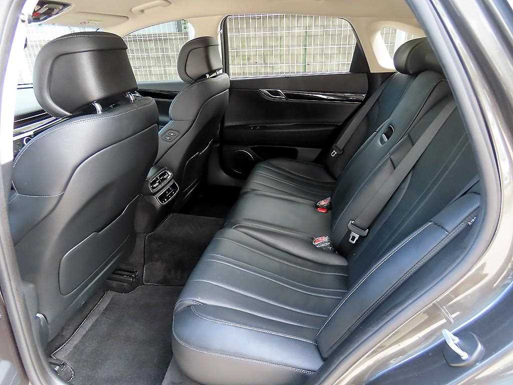 Genesis G80 — photo 08
