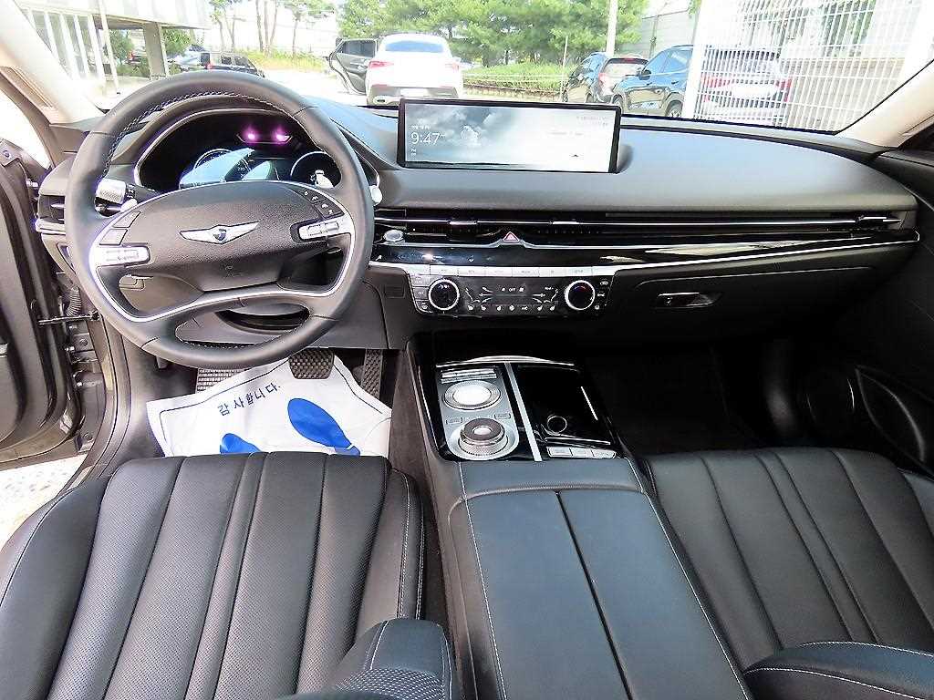 Genesis G80 — photo 09