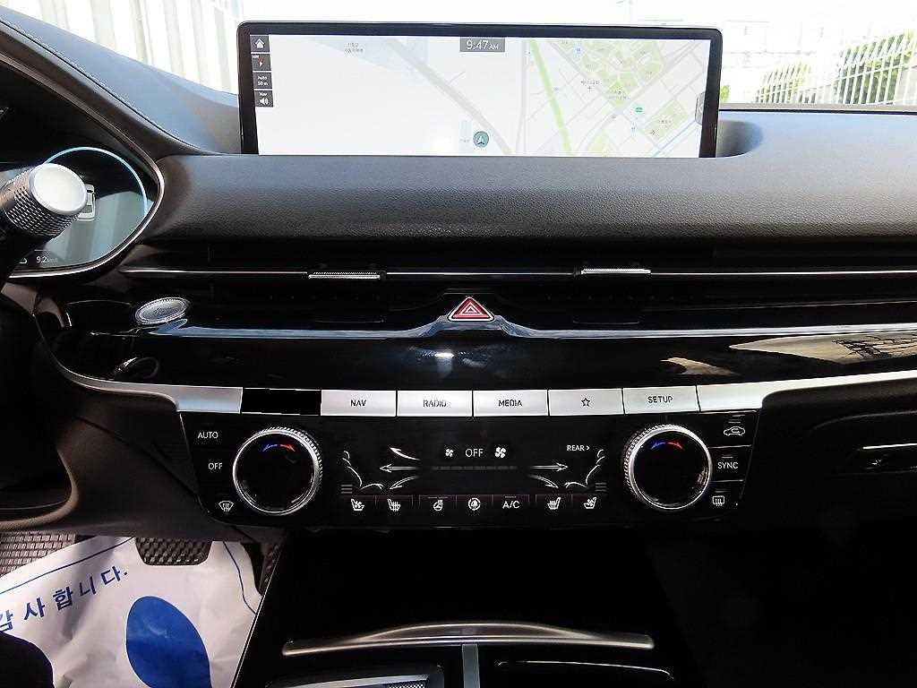 Genesis G80 — photo 15