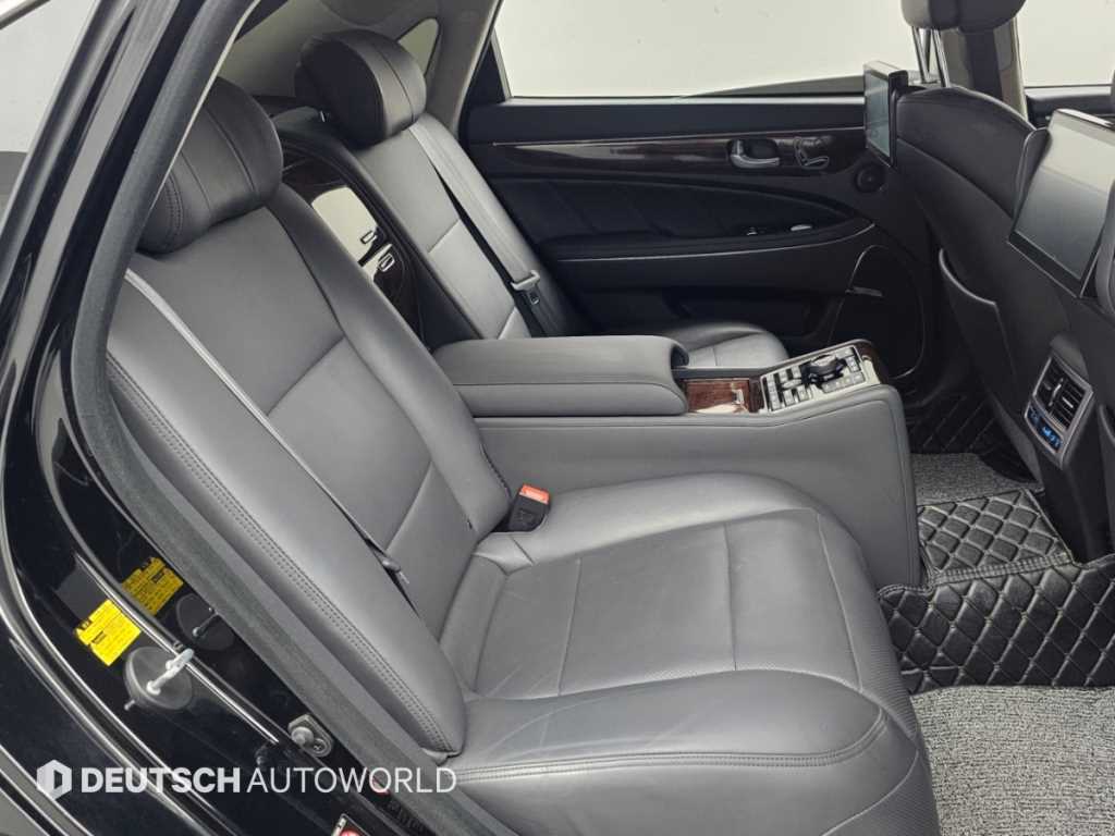 Hyundai Equus — photo 12