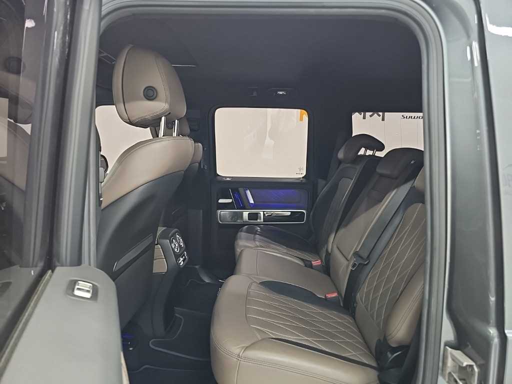Mercedes-Benz G-Class — photo 12
