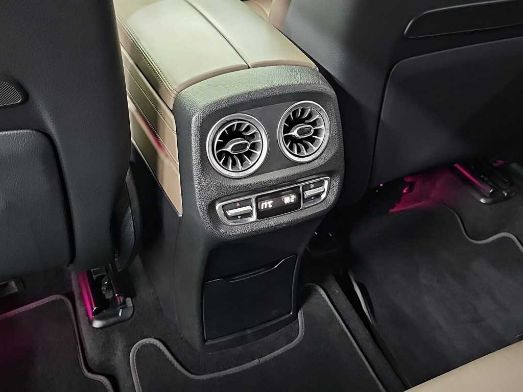 Mercedes-Benz G-Class — photo 13