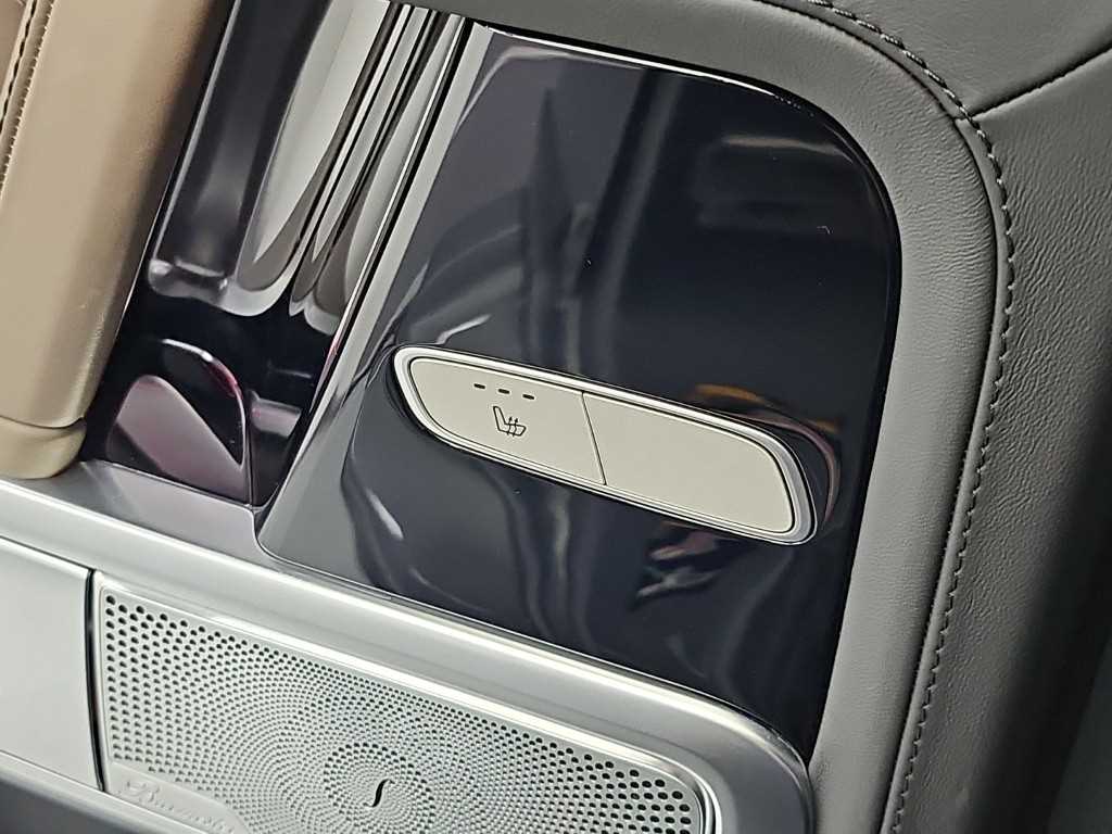 Mercedes-Benz G-Class — photo 14