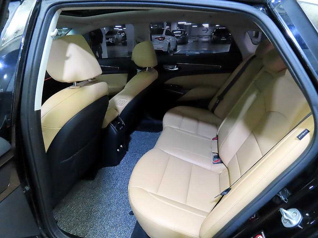 Kia K7 — photo 07