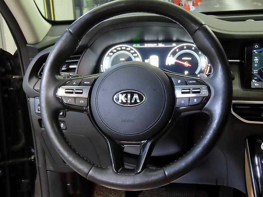Kia K7 — photo 08