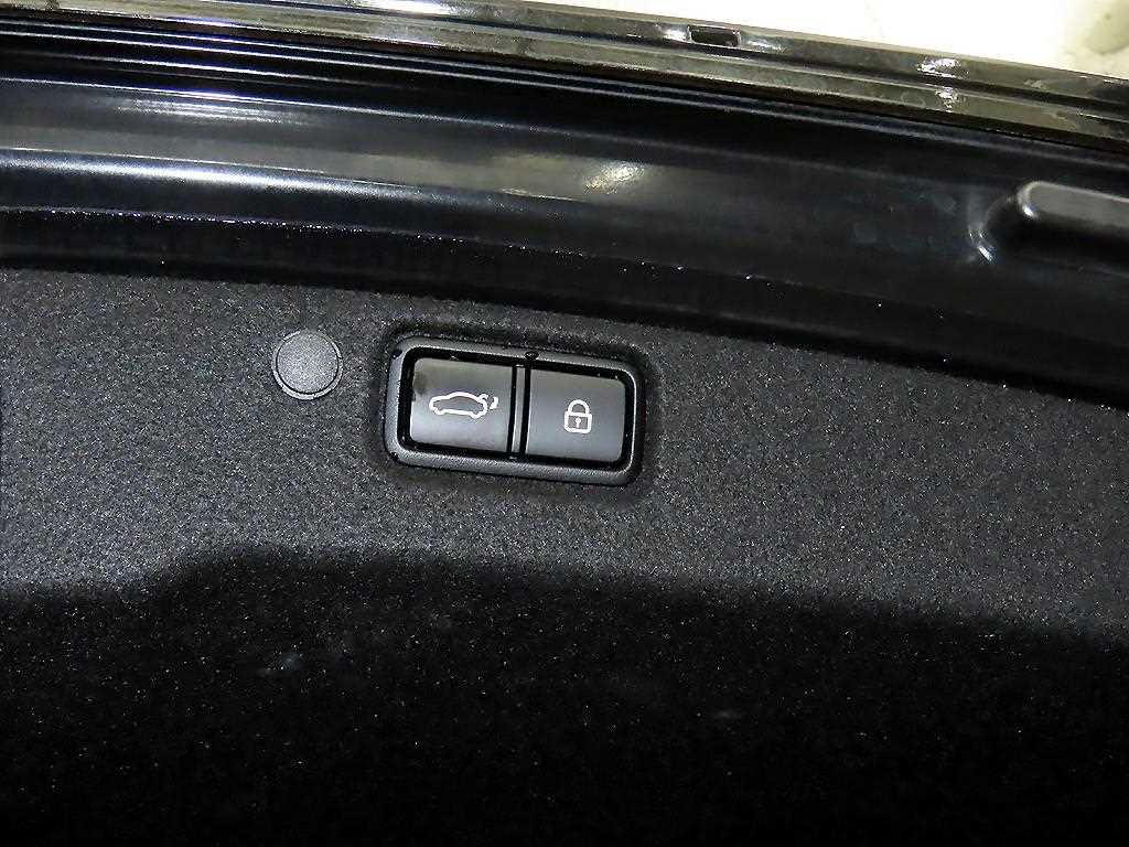 Kia K7 — photo 14