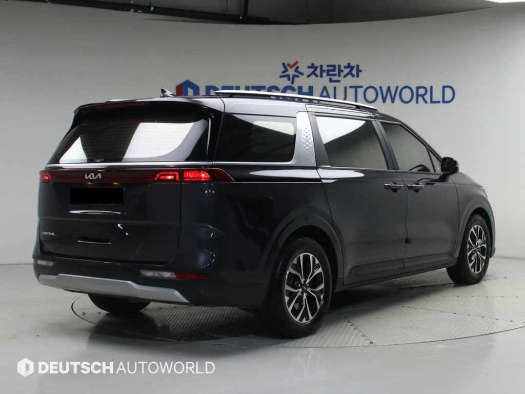 Kia Carnival — photo 02