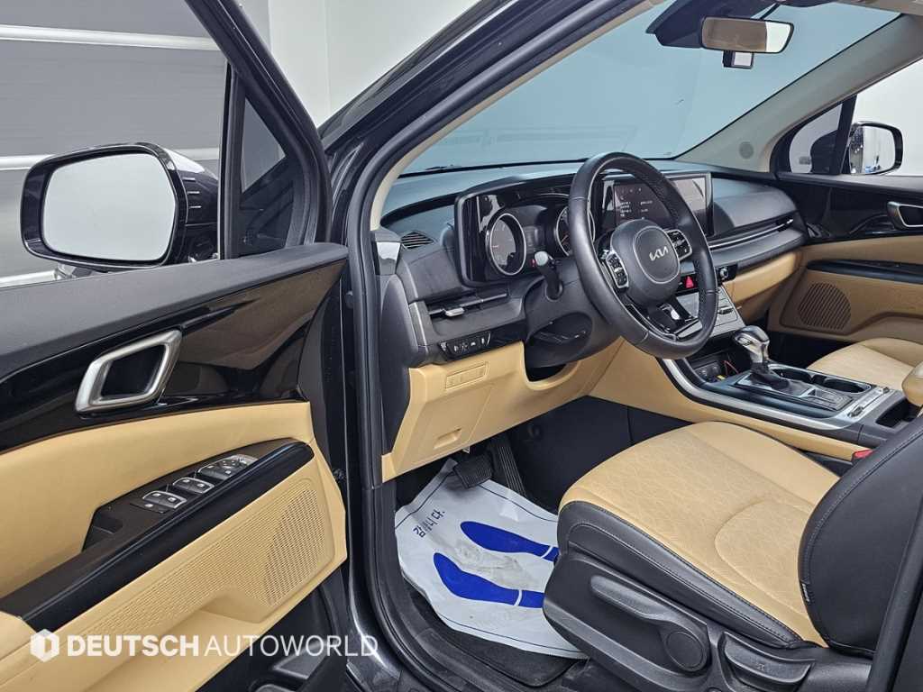 Kia Carnival — photo 11
