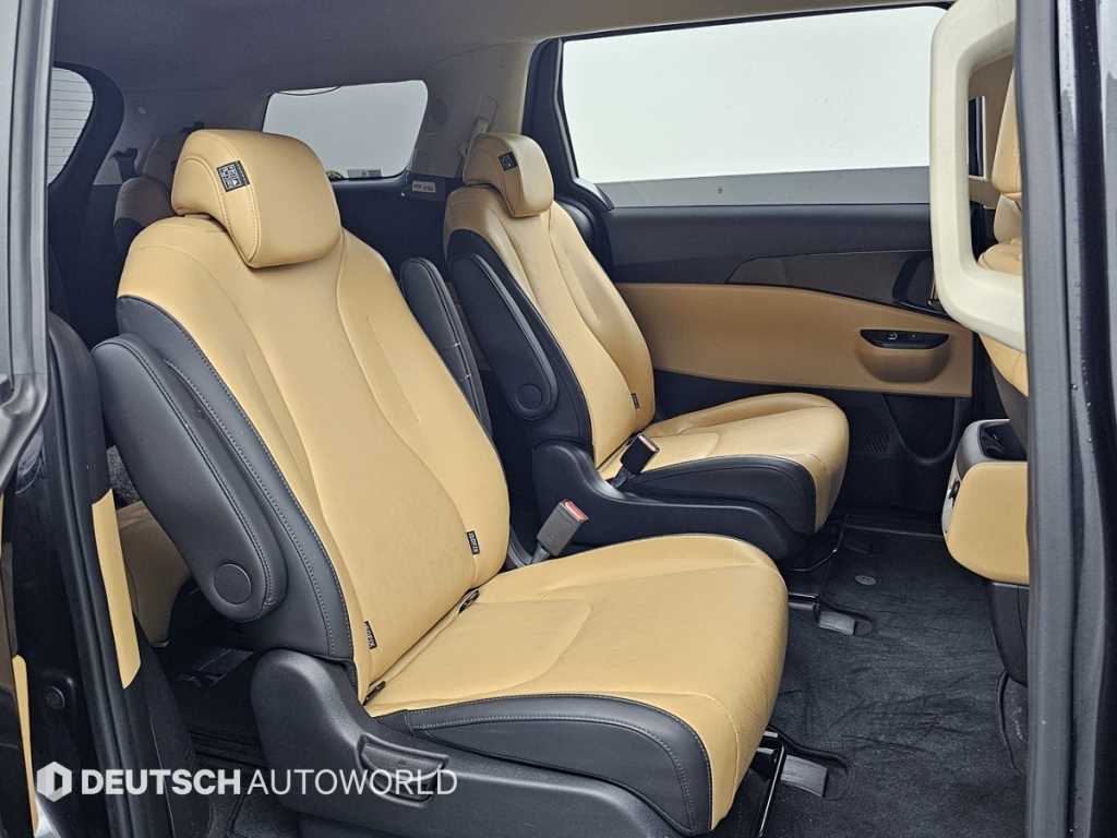 Kia Carnival — photo 12