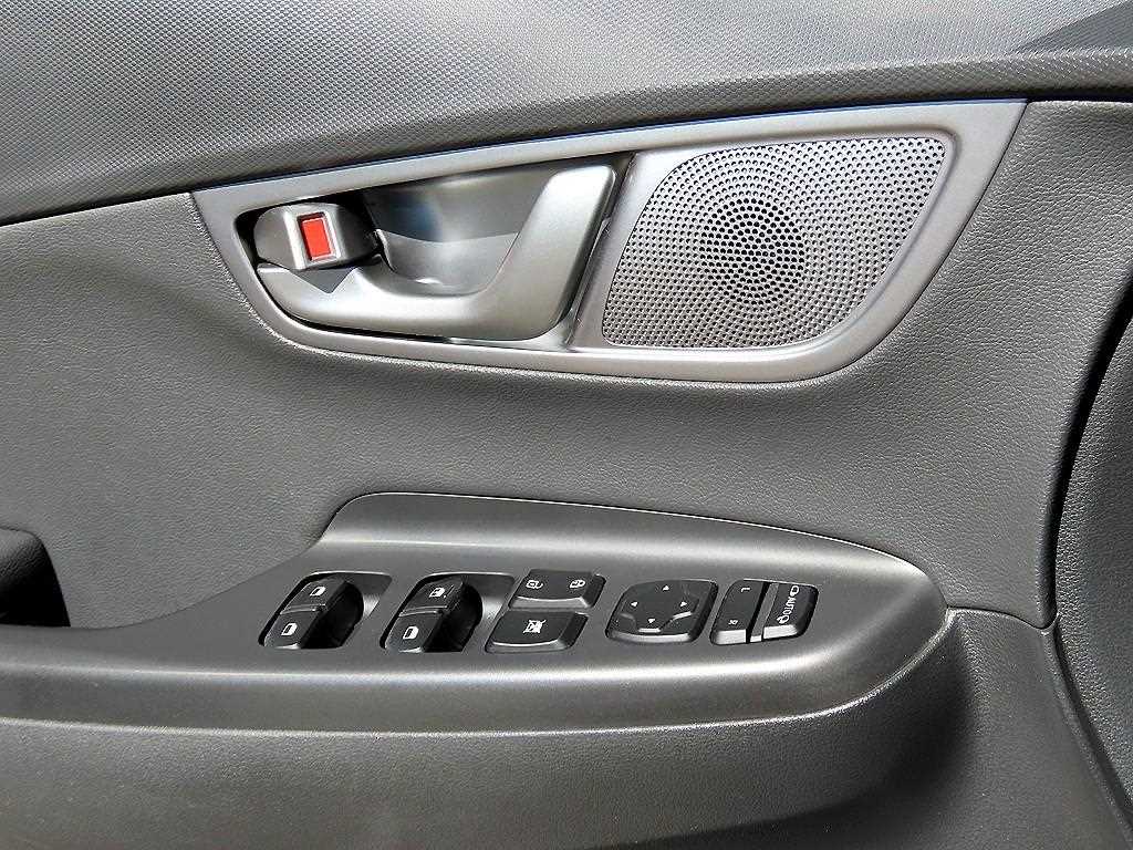 Hyundai Kona — photo 12