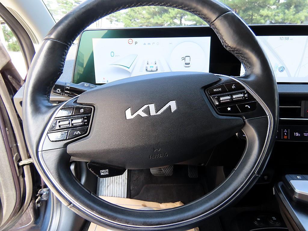Kia EV6 — photo 08