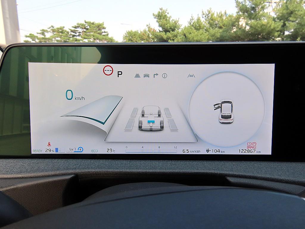 Kia EV6 — photo 09