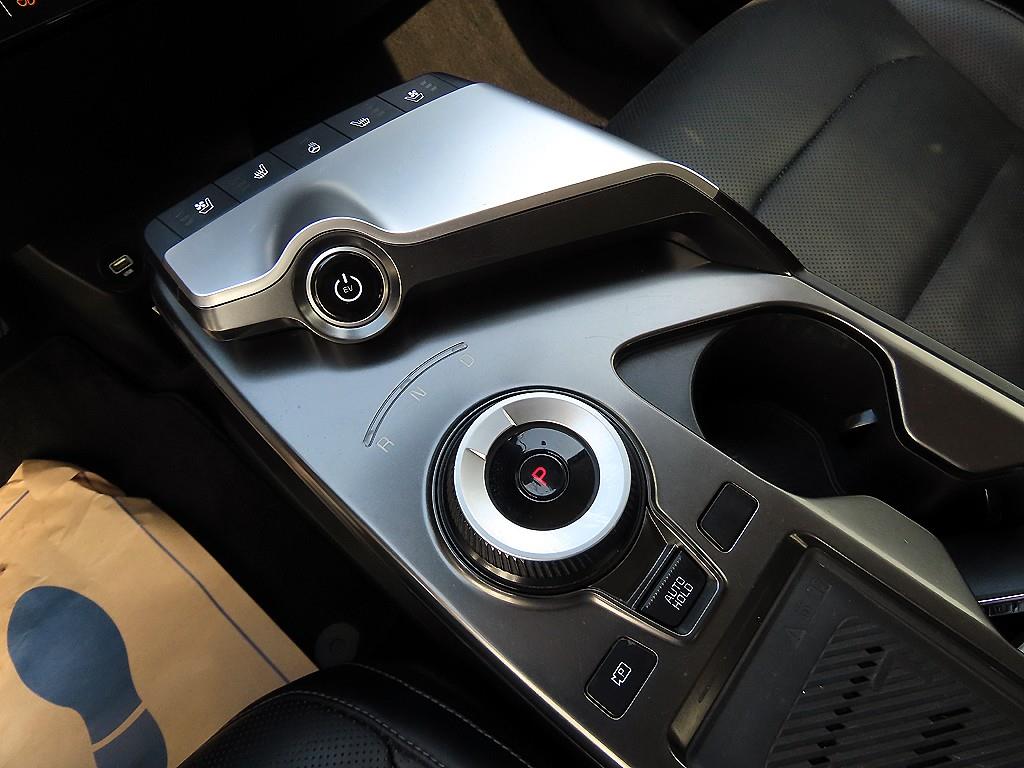 Kia EV6 — photo 10