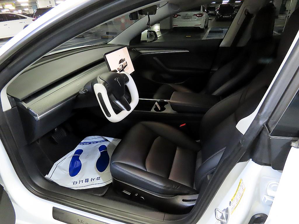 Tesla Model 3 — photo 06