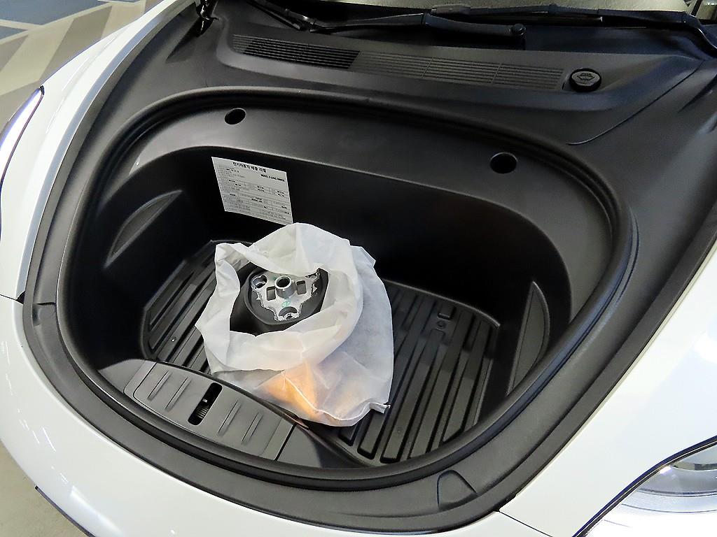 Tesla Model 3 — photo 19