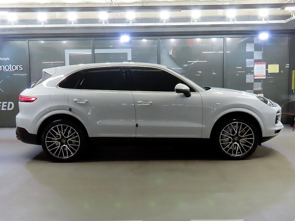 Porsche Cayenne — photo 03