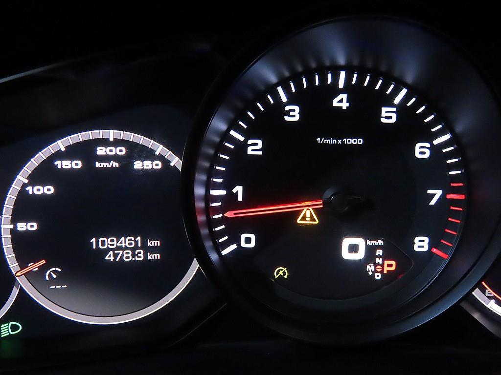 Porsche Cayenne — photo 09