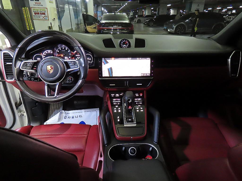 Porsche Cayenne — photo 10