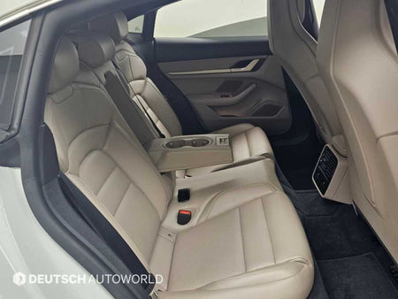 Porsche Taycan — photo 12