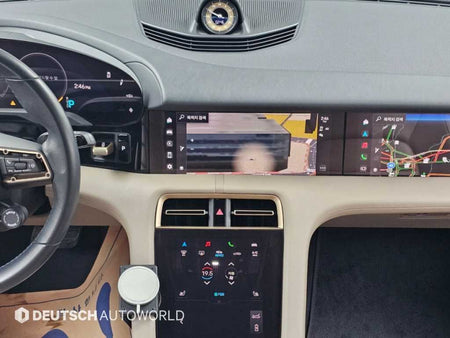 Porsche Taycan — photo 14