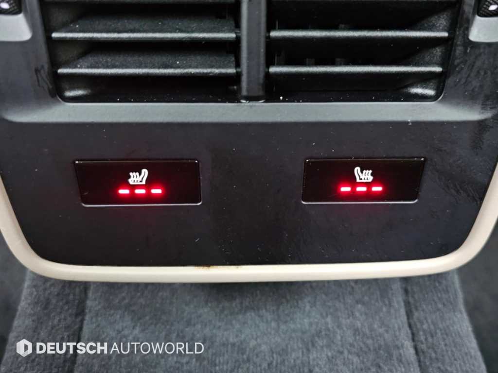 Porsche Taycan — photo 16