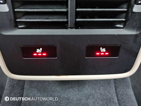 Porsche Taycan — photo 16