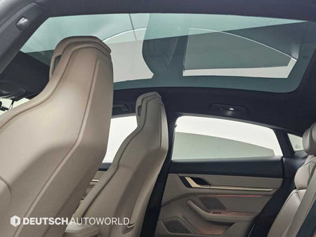 Porsche Taycan — photo 18