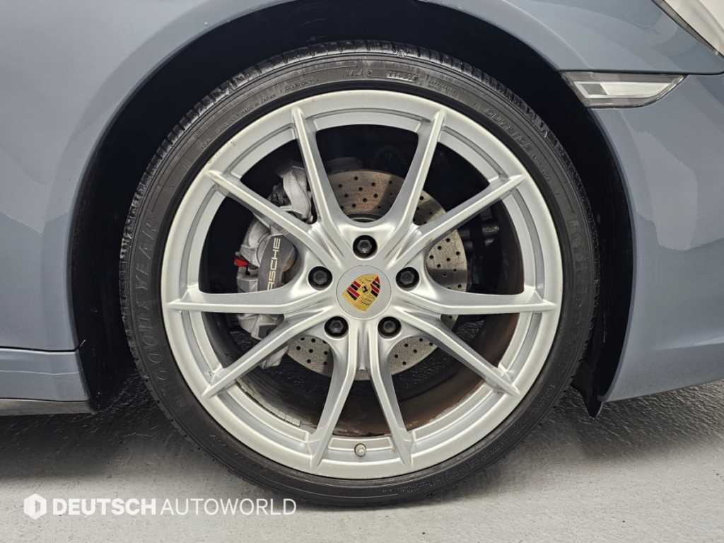 Porsche 911 — photo 05