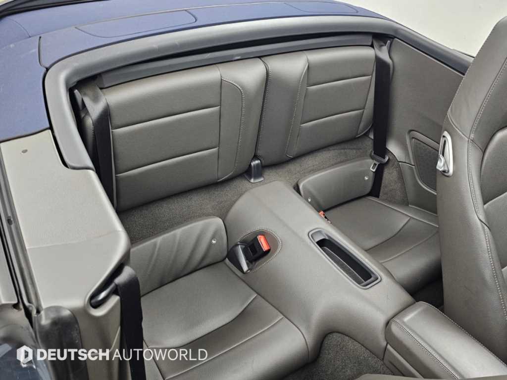 Porsche 911 — photo 12