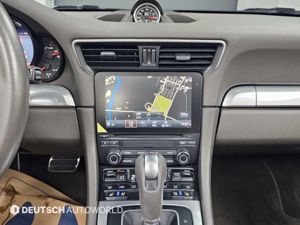 Porsche 911 — photo 14