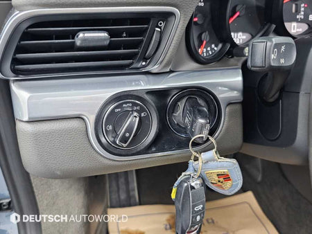 Porsche 911 — photo 17