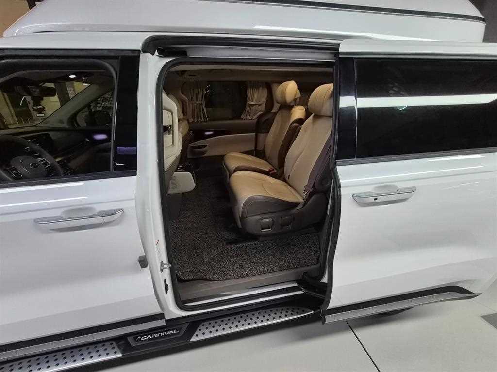 Kia Carnival — photo 08