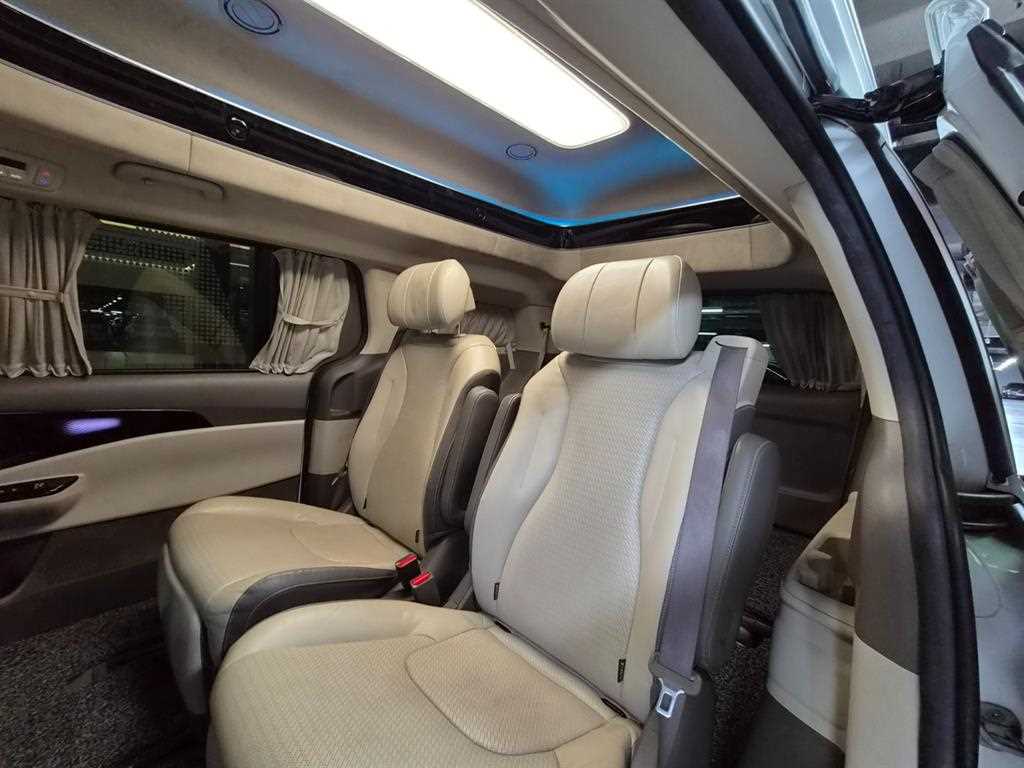 Kia Carnival — photo 09