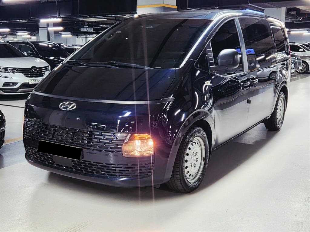 Hyundai Staria — photo 01