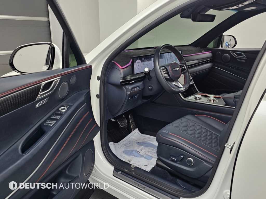 Genesis GV80 — photo 11