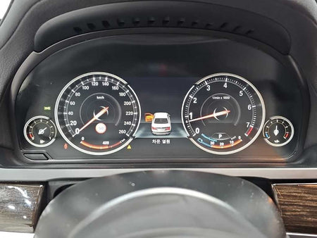 BMW 7-Series — photo 06