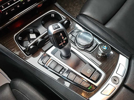 BMW 7-Series — photo 08