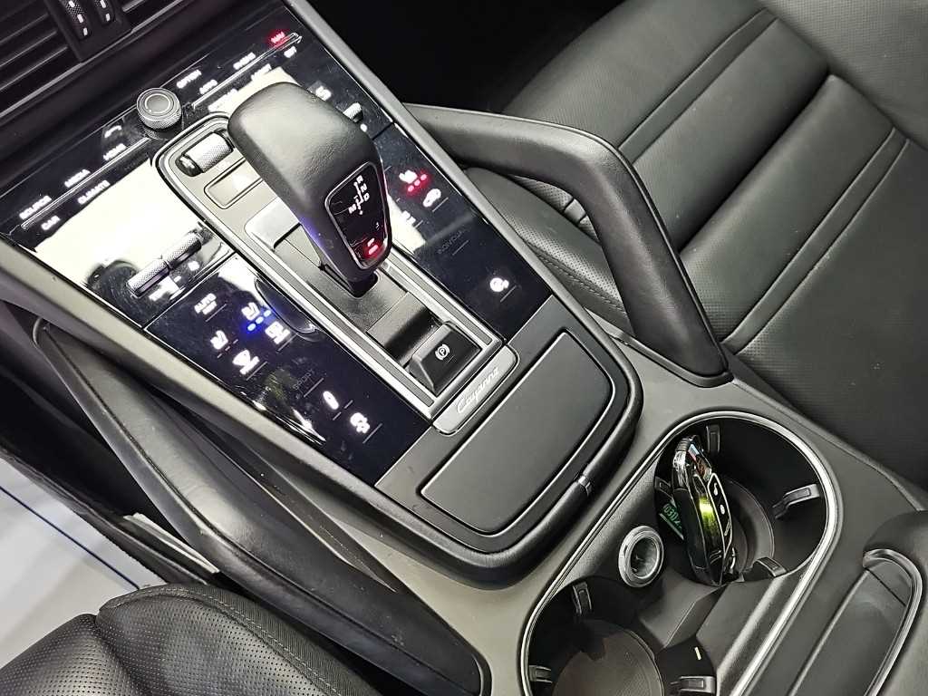Porsche Cayenne — photo 08